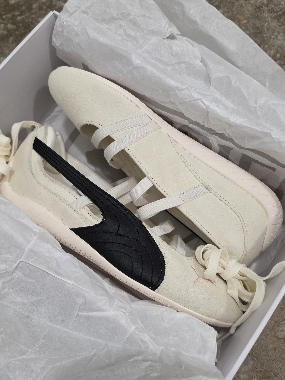 PUMA x ROSÉ Speedcat Ballet SD – Warm White/Black/Frosty Pink (Women's Size 9) - Picture 10 of 14